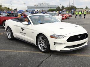 10 milyonuncu Ford Mustang banttan indi