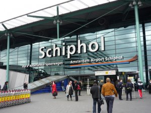 Schiphol Havalimanı'nda bütün uçuşlar durduruldu