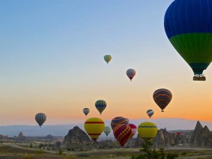 Kapadokya'da turist yoğunluğu yaşanıyor