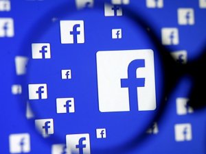 Facebook ve Twitter yöneticileri, Kongre'yi ikna edemedi