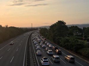 Tatil dönüşü trafik yoğunluğu başladı