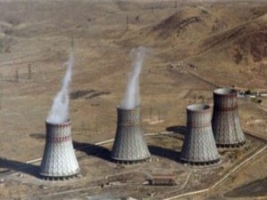 İran ve Rusya nükleer santral kuracak