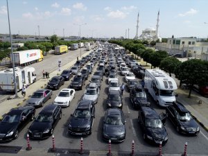 Kapıkule'de araç yoğunluğu devam ediyor