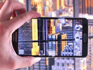 Dört kameralı Samsung telefon geliyor!