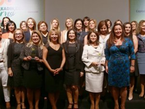 Türkiye’nin en güçlü 50 kadın CEO’su ödüllerini aldı