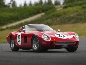 Açık artırmada satılan en değerli otomobil Ferrari 250 GTO oldu