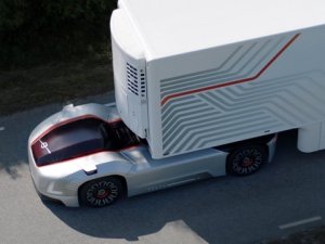 Volvo yeni otonom TIR'ını tanıttı