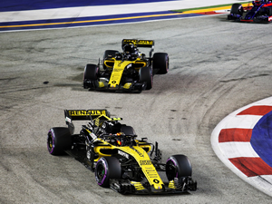 Renault’dan Singapur’da çifte puan
