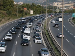 Anadolu Otoyolu'nda onarım çalışması yapılıyor