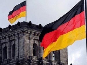 Almanya'da hizmet PMI beklentileri aştı