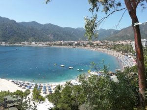 Marmaris'te fırtına öncesi son deniz keyfi