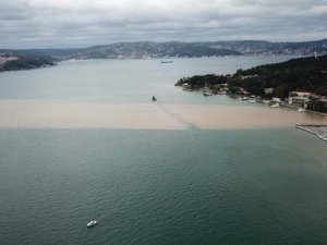 İstanbul Boğazı çamura bulandı