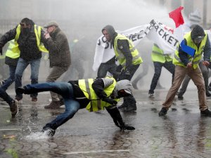 Fransa'da yarın sivil darbe gerçekleşebilir!