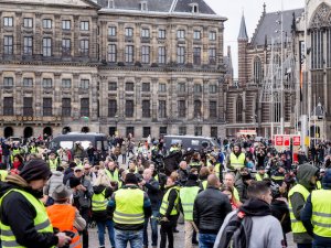 Sarı Yelekliler Hollanda'ya çıkarma yaptı