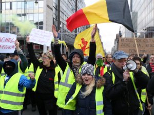 Belçika'da kriz derinleşiyor