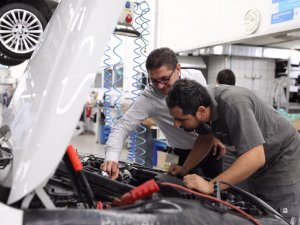 Borusan Oto Yetkili Servisleri’nde Perşembe ve Cuma Avantajı