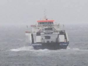 Kabatepe-Gökçeada hattında feribot seferleri iptal edildi