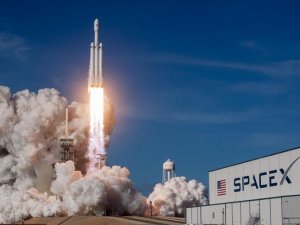 SpaceX'in personel taşıyıcı kapsülü uzaya fırlatıldı