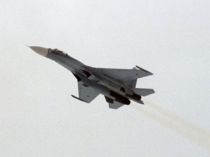 Rusya sınırlarına yaklaşan ABD uçağına, Su-27 müdahale etti