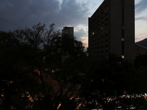 Venezüella'daki elektrik kesintisi 24 saattir devam ediyor