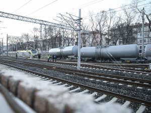 Akara'da akaryakıt taşıyan tren raydan çıktı