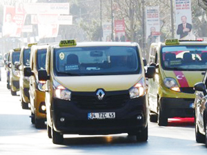 Minibüsçülerden Kadıköy'de Marmaray eylemi