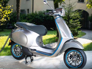 4 saatte şarj olan Vespa Türkiye'de