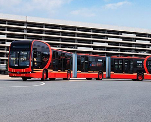 Dünyanın en uzun elektrikli otobüsü tanıtıldı