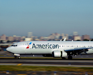 American Airlines uçuş iptallerini uzattı