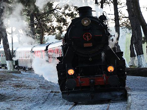 Buharlı tren yıllar sonra İzmir raylarında