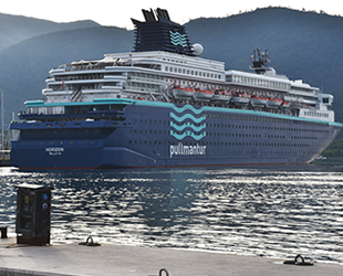 ‘Horizon’ isimli yolcu gemisi, Marmaris’e sezonun ilk seferi yaptı