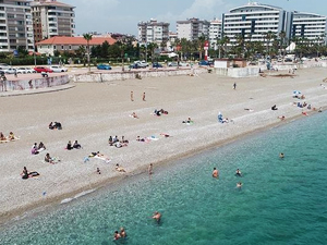 Antalya nisanda yaklaşık 1 milyon turist ağırladı