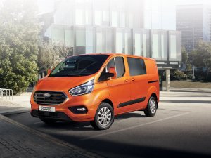 Yeni Ford Transit ve Custom modelleri ileri teknoloji ve verimli motorlarıyla Türkiye’de