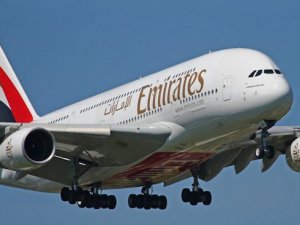 Emirates İstanbul ve İzmir'e kabin görevlisi alımına geliyor