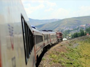 Yaz tatilinde Vangölü Ekspresi'ne yoğun ilgi