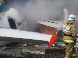 Buryatya'da An-24 yolcu uçağı kaza yaptı