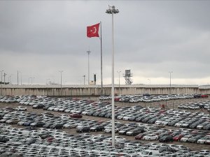 'Otomotiv düşüşe rağmen ihracatta lider'