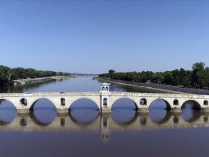 Tarihi Tunca Köprüsü trafiğe kapatıldı