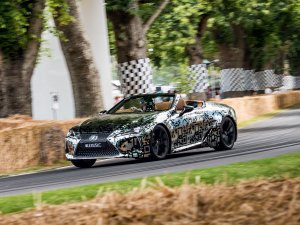 Lexus, LC'nin üstü açılan modelini üretme kararı aldı