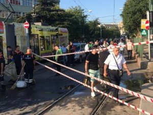 İstanbul'da tramvaya su tankeri çarptı