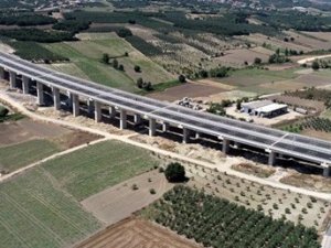 İzmir otoyolu günlük geçiş garantisini yüzde 50 aştı