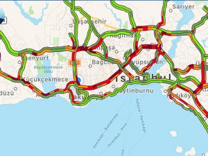 İstanbul'da deprem sonrası yoğun trafik