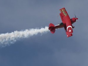 Kadın pilottan Cumhuriyet Bayramı'na özel gösteri