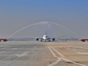 Beijing'in mega havalimanında ilk uluslararası uçuş