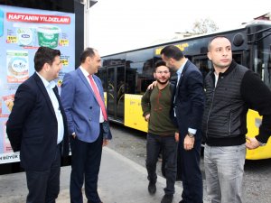 İBB yöneticileri, Sultanbeyli otobüsünde vatandaşlarla buluştu