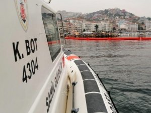 Marmara'da kirlilik alarmı...Liman trafiğe kapatıldı
