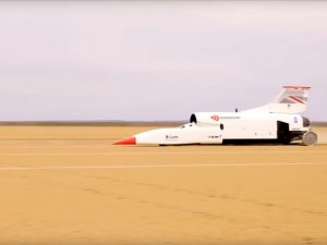 Süpersonik araç Bloodhound Güney Afrika'da hız rekoru kırdı