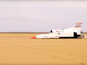 Süpersonik araç Bloodhound Güney Afrika'da hız rekoru kırdı