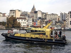Haliç'te deniz suyunun kalitesi araştırılıyor