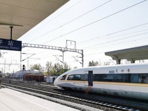 Çin, olimpiyatlar için yaptığı yüksek hızlı tren testlerine başladı